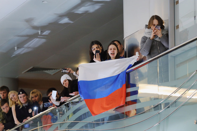 Участники церемонии встречи российских спортсменов
