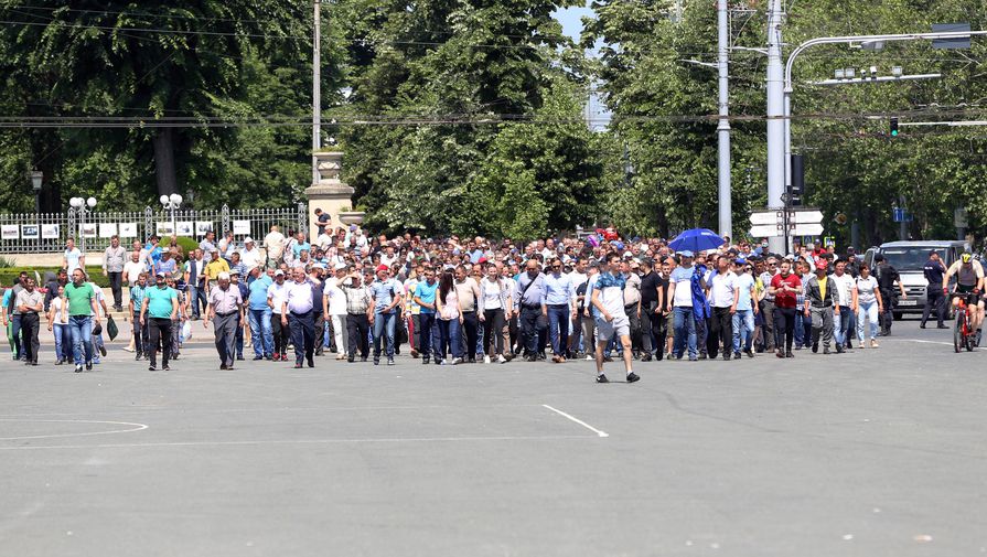 В Молдавии прошли митинги из-за возможного объединения с Румынией