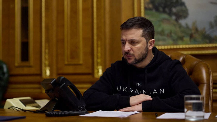 Пользователи Twitter раскритиковали Зеленского за закон об ограничении деятельности СМИ