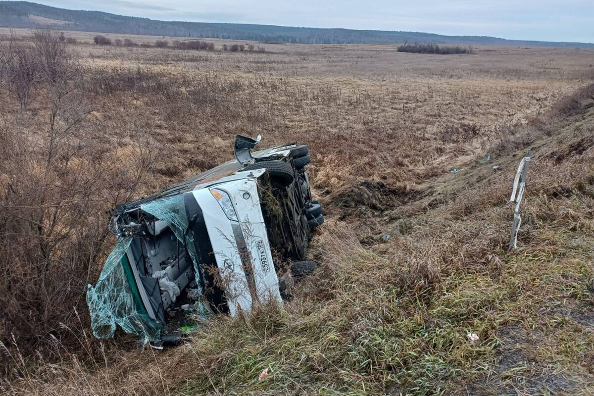 Стала известна причина ДТП с автобусом в Красноярском крае - Газета.Ru |  Новости