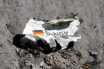 Обломки Airbus A320 авиакомпании Germanwings, разбившегося в Альпах со 150 людьми на борту