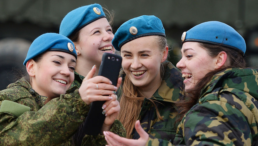 «Очередная дурилка»: для российских военных создадут безопасный смартфон