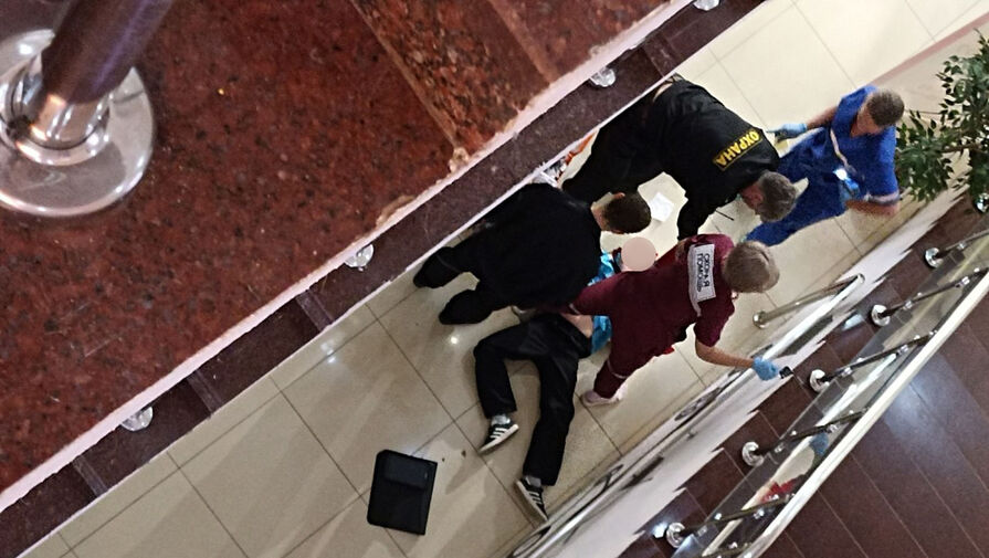 Ребенок попал в реанимацию при падении с эскалатора в Тольятти 