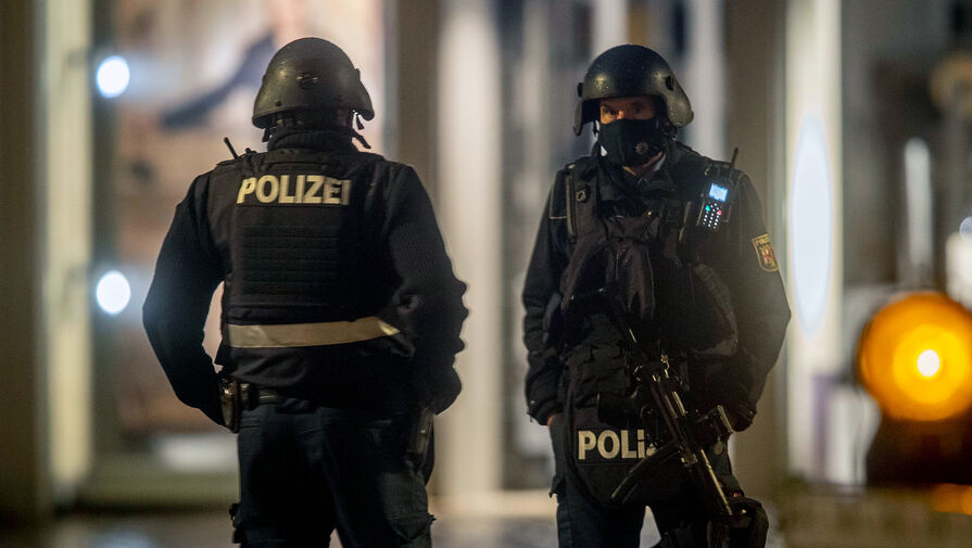 В Германии рейд полиции сорвал секс-вечеринку в сауне