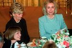 Анна Винтур, принцесса Диана и Хиллари Клинтон на торжественном завтраке в Белом доме, 1996 год