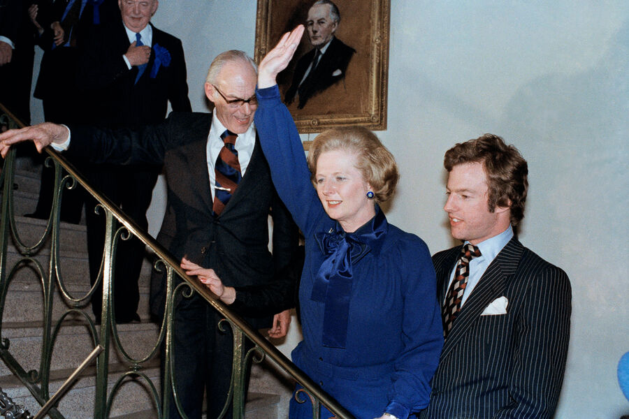 У&nbsp;Тэтчер было двое детей от ее мужа бизнесмена, сын и дочь. С&nbsp;дочерью Кэрол их отношения складывались сложно, в&nbsp;отличие от сына Марка, с&nbsp;которым «Железная леди» поддерживала более родственные отношения.<br>
На&nbsp;фото: Маргарет Тэтчер с&nbsp;сыном Марком (справа), 1979&nbsp;год 