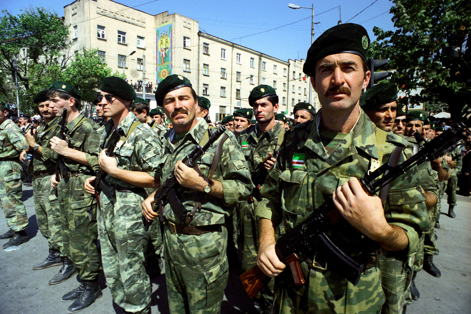 Ичкерия это что за страна. Гвардия Дудаева. Чеченской Республики Ичкерия 1994 года. Ичкерия армия Дудаева. Чеченская Республика Ичкерия Дудаев.