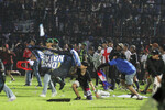 Беспорядки на футбольном матче в Индонезии между клубами «Арема» и «Персебайя Сурабая», в результате которых погибли человек и еще 180 пострадали, 1 октября 2022 года