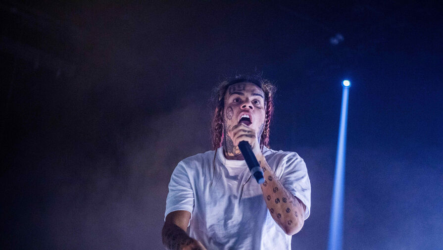 Рэпер 6ix9ine госпитализирован после избиения группой мужчин в спортзале
