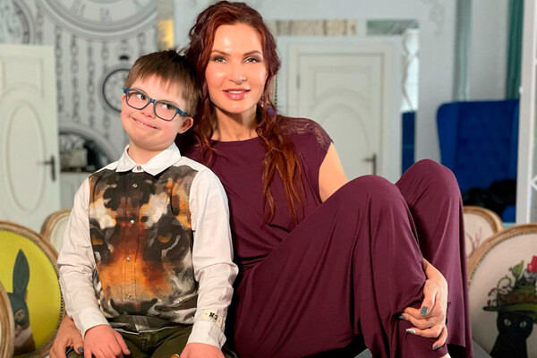 Әйелі курорттық порнода трахает