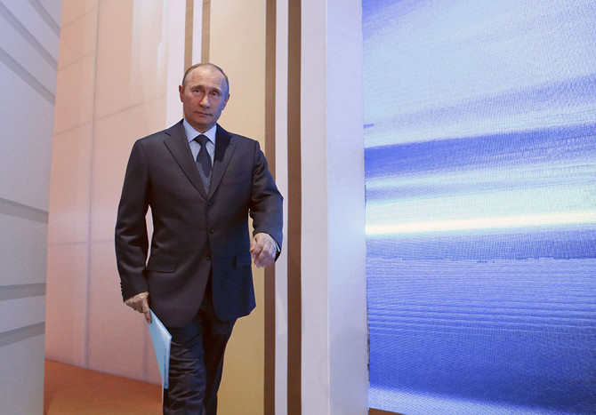 Владимир Путин во время &laquo;Прямой линии&raquo;