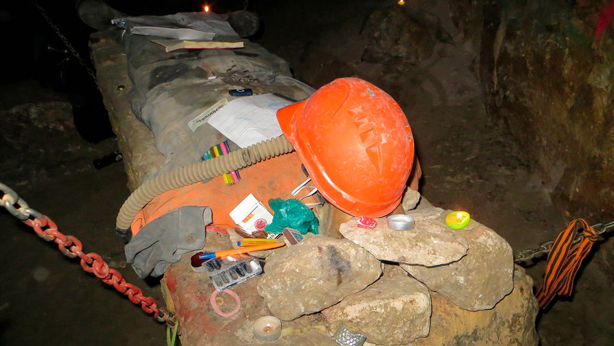 Спасатели нашли заблудившихся в подмосковных пещерах детей