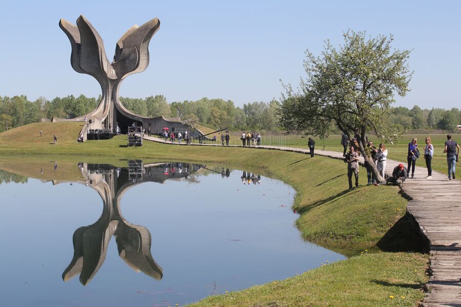 Мемориальный комплекс на месте концлагеря Ясеновац