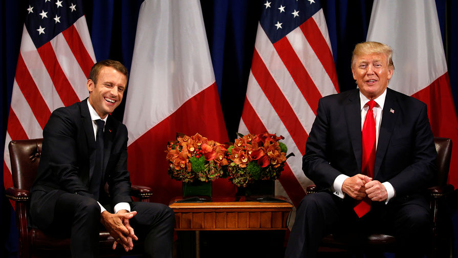 Президент Франции Эммануэль Макрон и президент США Дональд Трамп во время встречи в Нью-Йорке, сентябрь 2017 года