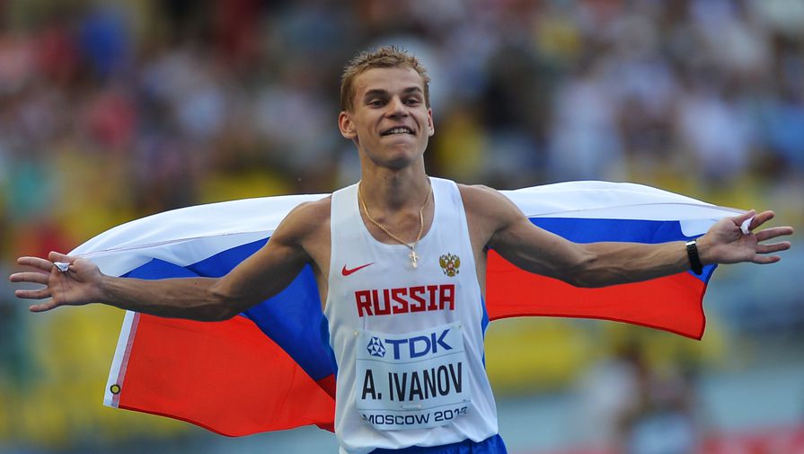 Россиянин Александр Иванов после финиша соревнований по спортивной ходьбе на дистанции 20 км среди мужчин на чемпионате мира по легкой атлетике в Москве.