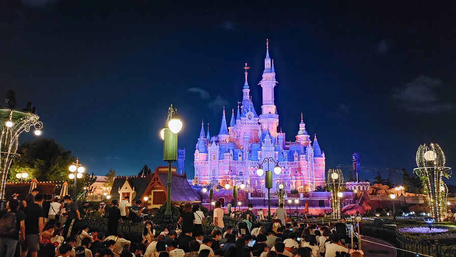 Шанхайский Disneyland сообщил о закрытии на неопределенный срок из-за COVID-19