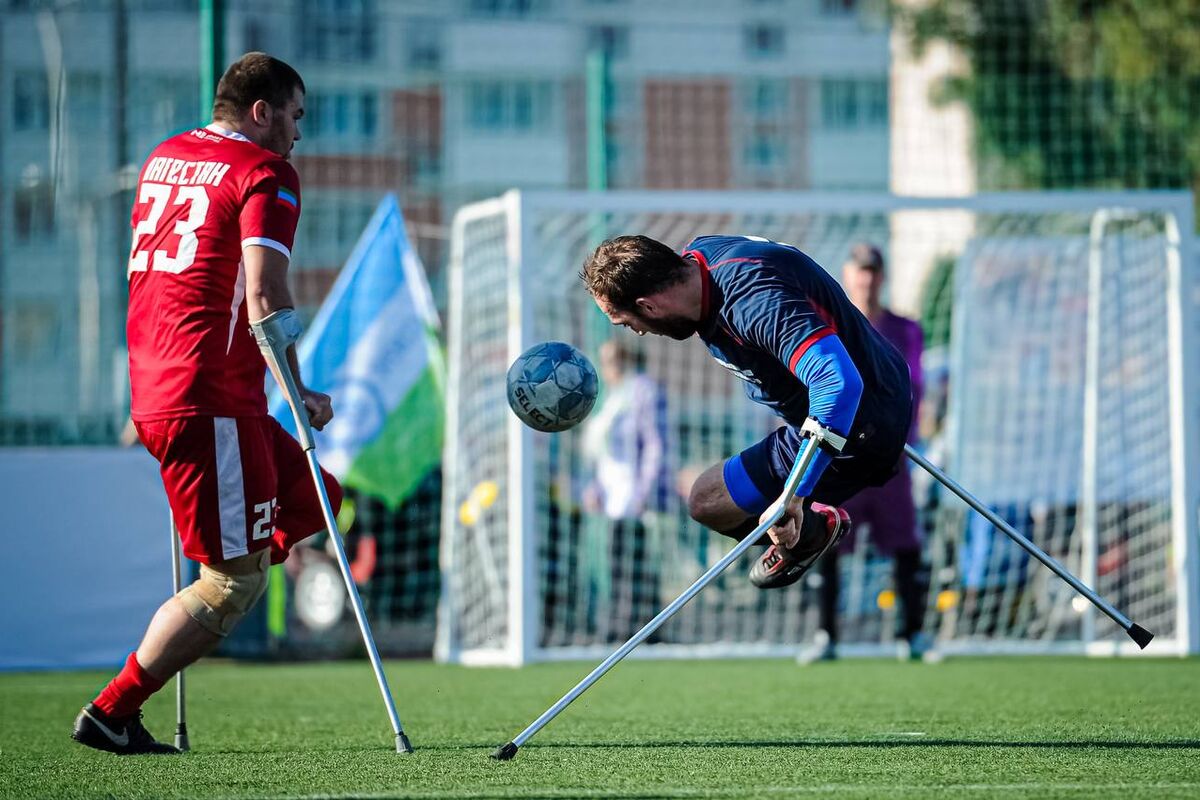 Футболист-ампутант забил эффектный гол ударом через себя на турнире в Сочи  - Газета.Ru | Новости