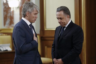 Заместителю председателя правительства России Виталию Мутко (справа) и министру спорта страны Павлу Колобкову в наступившем году предстоит решить множество сложных задач