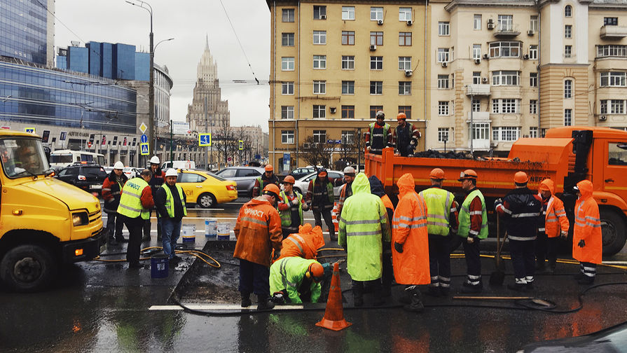 Ситуация на&nbsp;улице Новый Арбат в&nbsp;Москве после провала грунта, 18 апреля 2018 года
