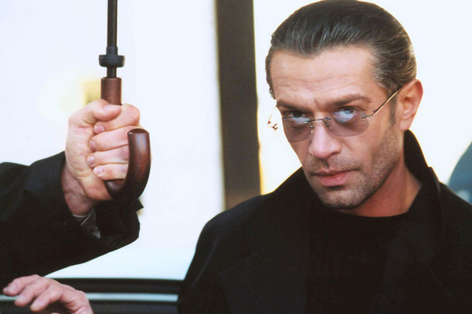 Кадр из фильма «Олигарх» (2002)