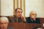 Министр обороны СССР Дмитрий Язов и председатель КГБ СССР Владимир Крючков на сессии Верховного Совета, 1991 год