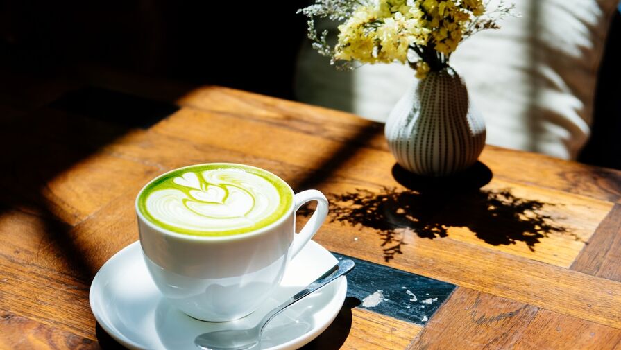 Зеленый чай защищает от пародонтита и болей в животе, выяснили ученые