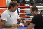 Емельяненко готовится к спарринг-бою с боксером Валерием Брудовым в сентябре 2009 года