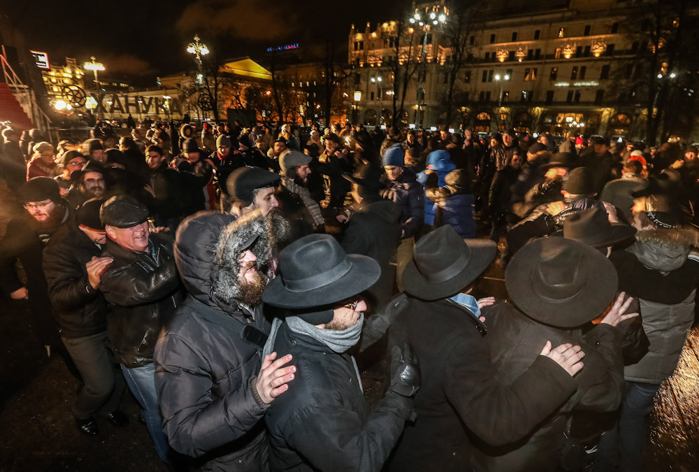 Во время празднования Хануки на площади Революции