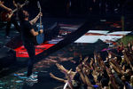 Группа Foo Fighters во время выступления на MTV Video Music Awards 2021