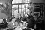 <b>Сергей Юрский, Леонид Куравлев, Михаил Швейцер на съемках фильма «Золотой теленок» (1968). </b><br><br>
Юрский считал, что его герой в “Золотом теленке” — это персонаж мирового уровня, равный Дон Жуану и Дон Кихоту. Готовясь к роли, Юрский вел дневник Остапа Бендера, представляя, как персонаж ощущал бы себя в тех стрессовых обстоятельствах, в каких оказался сам артист во время съемок — значительную часть времени проводя в поездах между Москвой и Ленинградом. Кстати, один из пассажиров поезда сказал ему, что Бендер никогда не улыбается — отчасти это было отражено в роли.
Партнером Юрского по съемочной площадке стал Леонид Куравлев, с которым они работали еще на фильме «Время, вперед!». Впоследствии актеров ждали еще три совместные картины.
