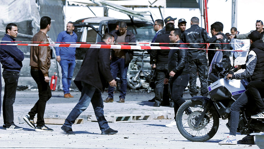 Теракт в Тунисе: взрыв у посольства США