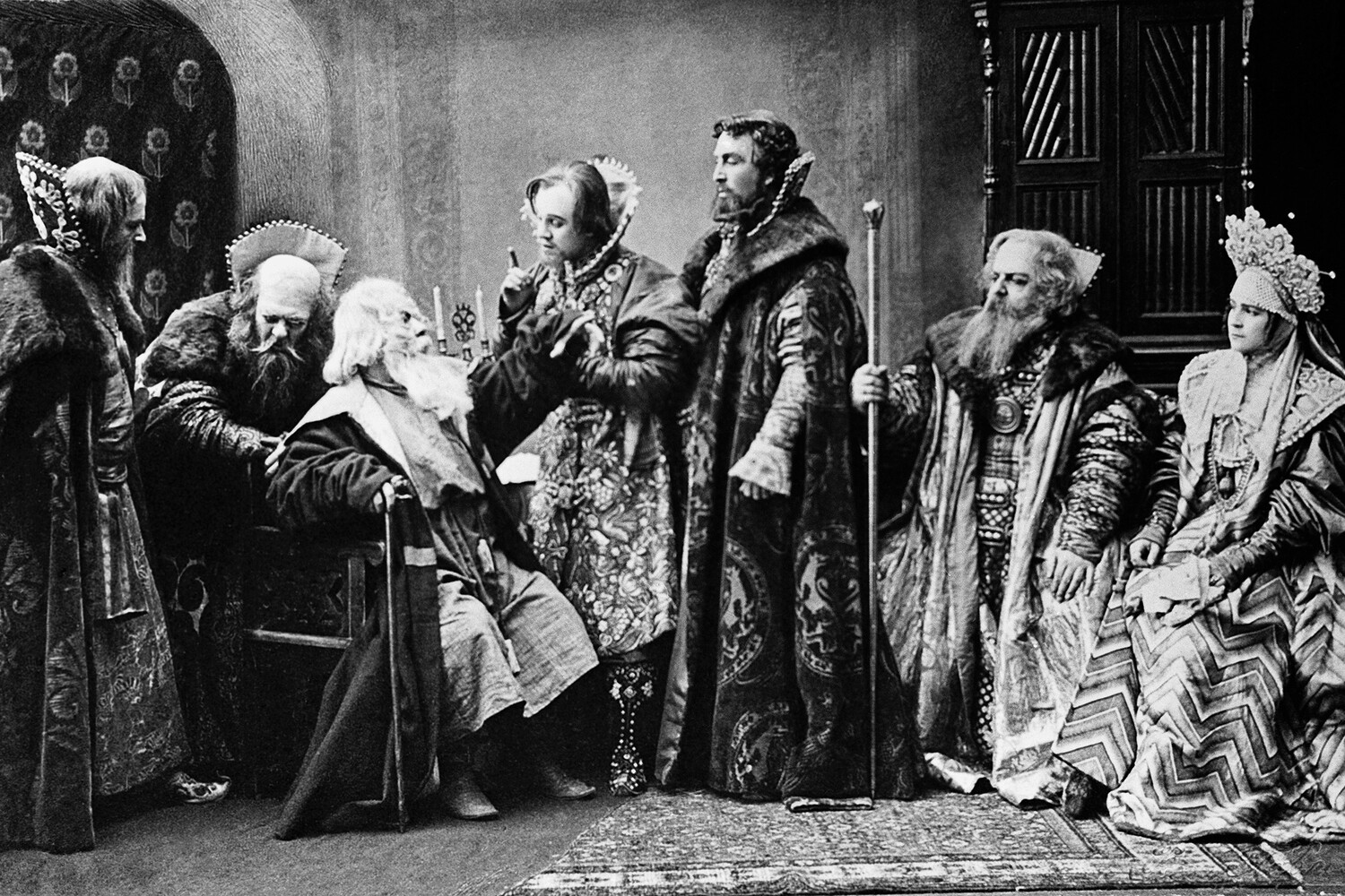 Сцена из спектакля «Царь Федор Иоаннович» по пьесе А.Толстого в постановке К.Станиславского, 1898 год