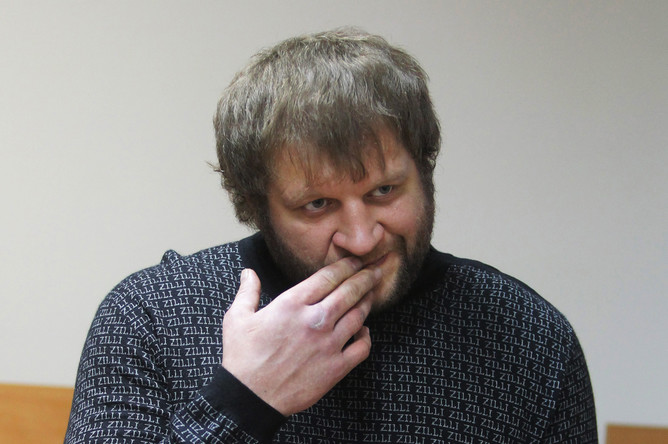 Боец Александр Емельяненко не перестает давать поводы посадить его в тюрьму
