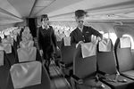 Стюардессы в салоне пассажирского самолета Ту-154, 1971 год