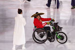 Спортсмен сборной Мексики во время парада атлетов на церемонии открытия XII зимних Паралимпийских игр в Пхенчхане