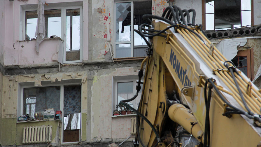 Разбор завалов на&nbsp;месте обрушения части многоэтажного жилого дома после взрыва в&nbsp;Магнитогорске, 3 января 2019 года