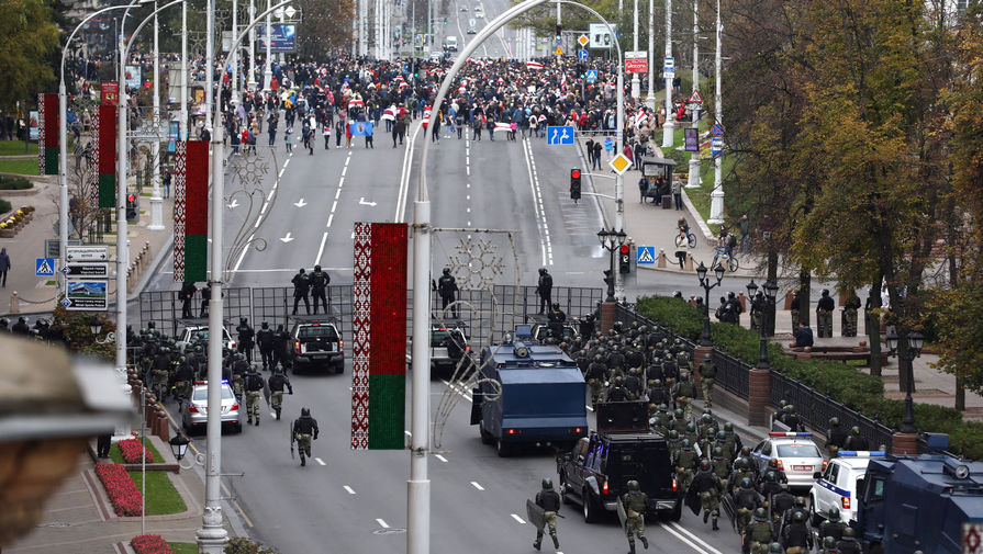 Во время марша оппозиции в Минске, 25 октября 2020 года