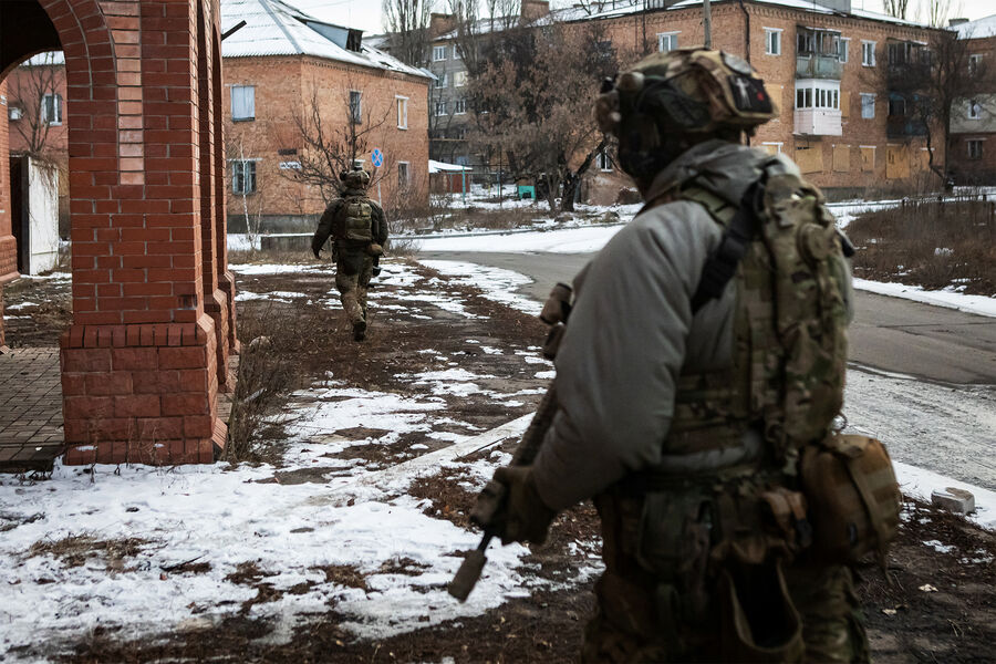 Украинские военнослужащие в городе Бахмут, 2023 год