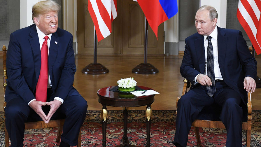 Президент США Дональд Трамп и президент России Владимир Путин во время встречи в Хельсинки, 16 июля 2018 года