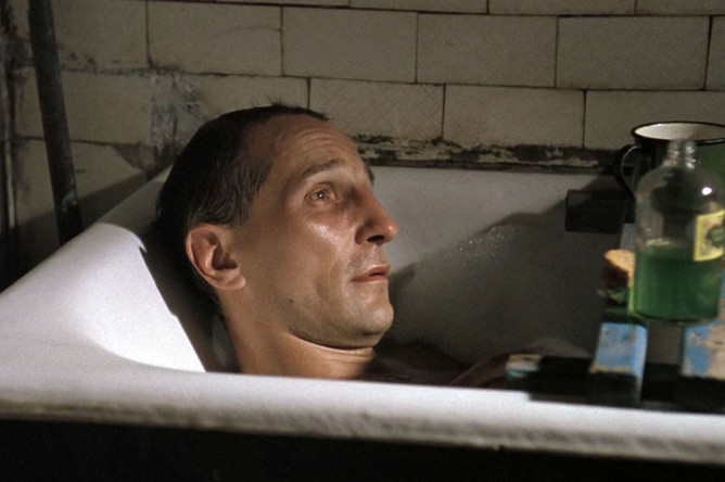 Кадр из фильма «Такси-блюз» (1990)