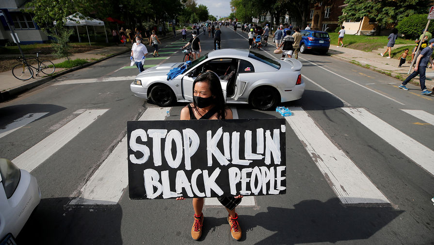 Во время протестов в&nbsp;Миннеаполисе, штат Миннесота, США, 27 мая 2020 года

