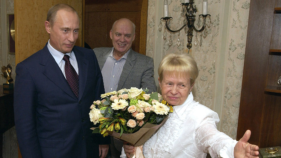 Владимир Путин и Александра Пахмутова, 2004&nbsp;год