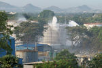 На месте утечки газа на предприятии LG Polymers в индийском городе Вишакхапатнам, 7 мая 2020 года