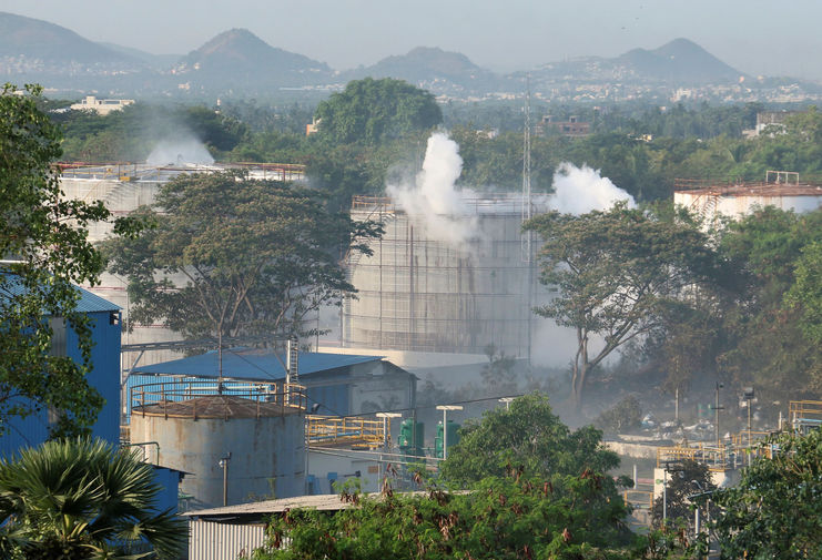На&nbsp;месте утечки газа на&nbsp;предприятии LG Polymers в&nbsp;индийском городе Вишакхапатнам, 7 мая 2020 года