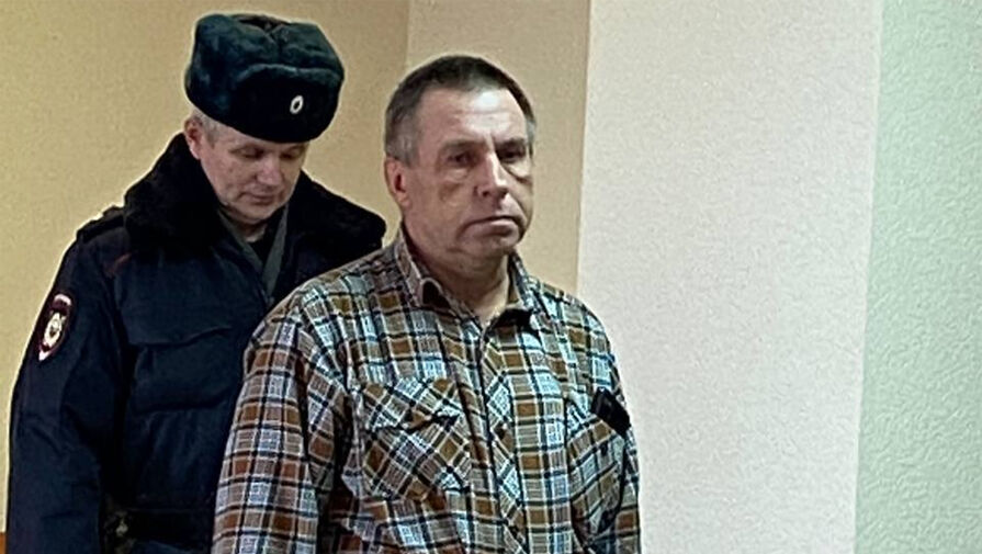 Россиянин из ревности ударил ножом подругу, а в качестве извинений подарил ей телефон