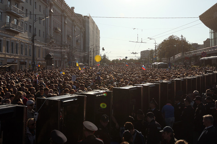 Участники акции оппозиции &laquo;Марш мира&raquo; в&nbsp;Москве