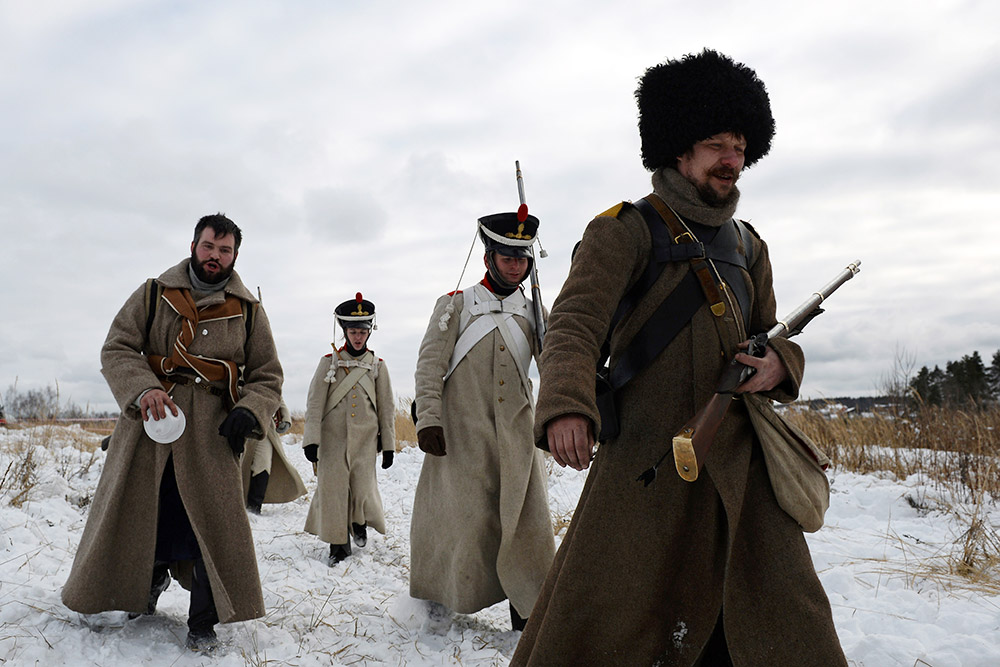 Участники военно-исторической реконструкции событий Отечественной войны 1812 года в городском поселении Апрелевка Наро-Фоминского района.