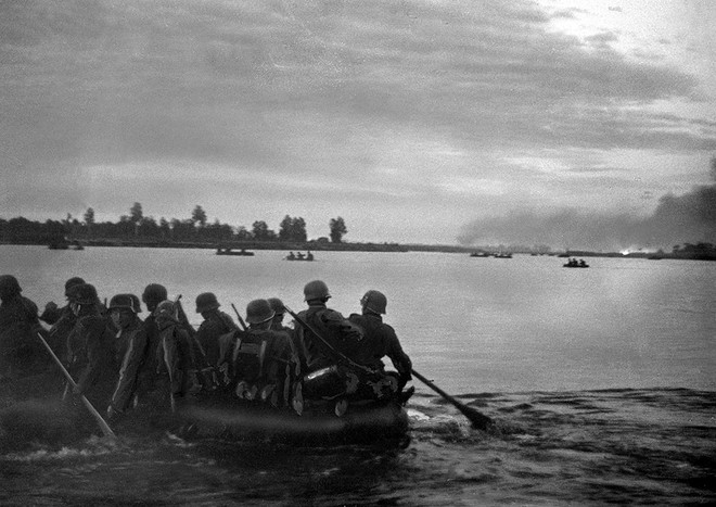 Немецкие солдаты на&nbsp;реке Буг в&nbsp;Белоруссии, 22&nbsp;июня 1941&nbsp;года