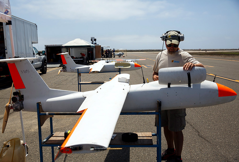 Griffon Aerospace Outlaw G2 на военно-морской базе Вентура-Каунти в США