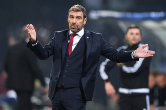Главный тренер московского «Спартака» Массимо Каррера переживает из-за ничьей с «Тосно»
